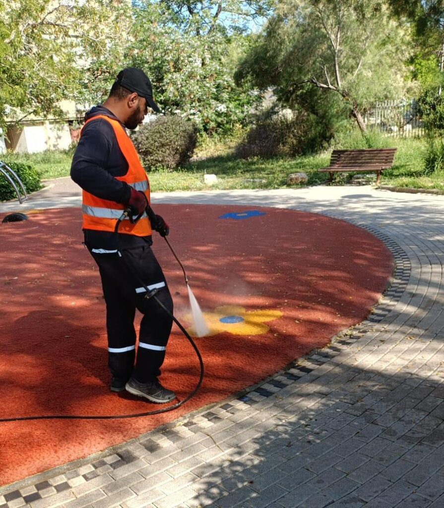 עבודות עיריית טירת כרמל לחג