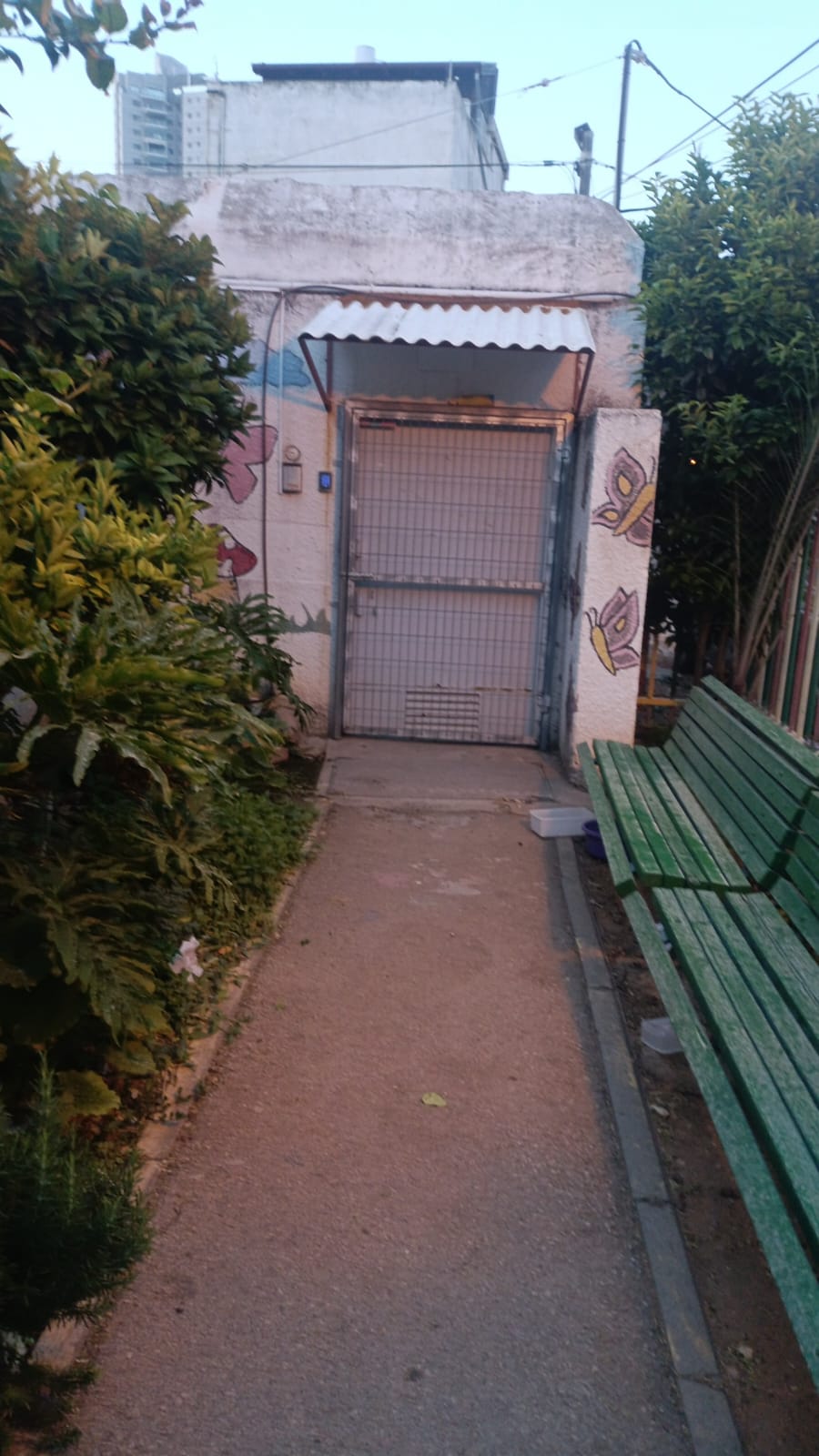 במהלך האזעקה: מקלטים ציבוריים נותרו נעולים בטירת כרמל