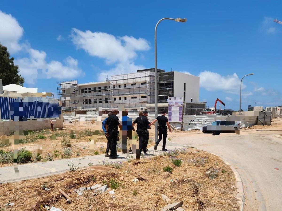 שוהים בלתי חוקיים תושבי איו"ש נעצרו באתר בנייה בטירת כרמל